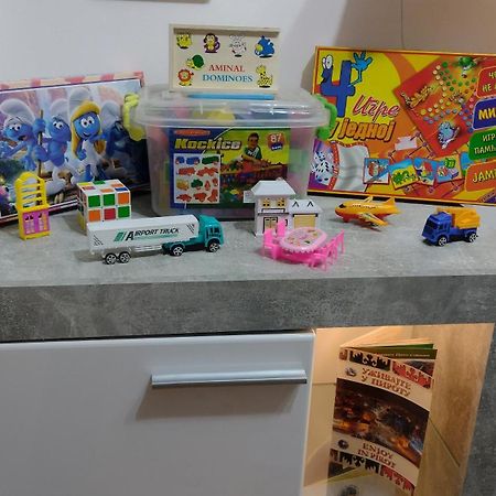 Apartman Maca Pirot Exteriör bild